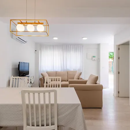 Whitey House In Triana